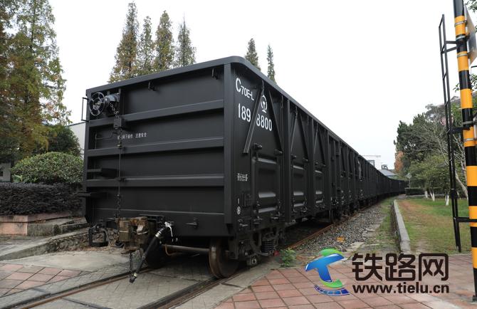 中国火车vs卡车