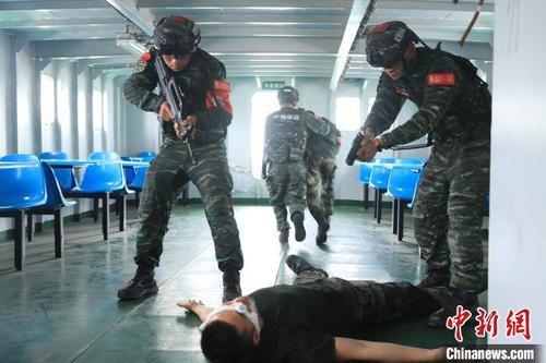 中国海军vs劫匪的相关图片