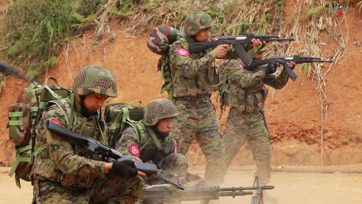 中国特警vs缅甸的相关图片