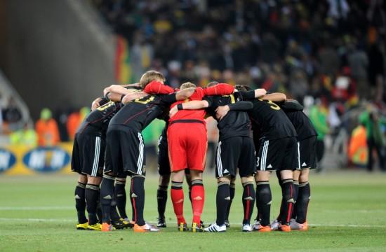 加纳vs德国队第一场的相关图片