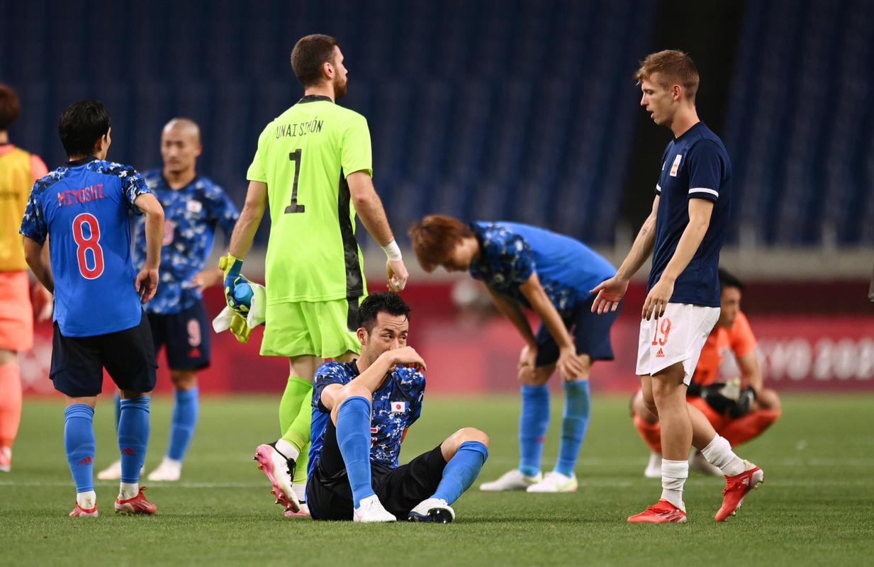 日本vs巴西任意球破门的相关图片