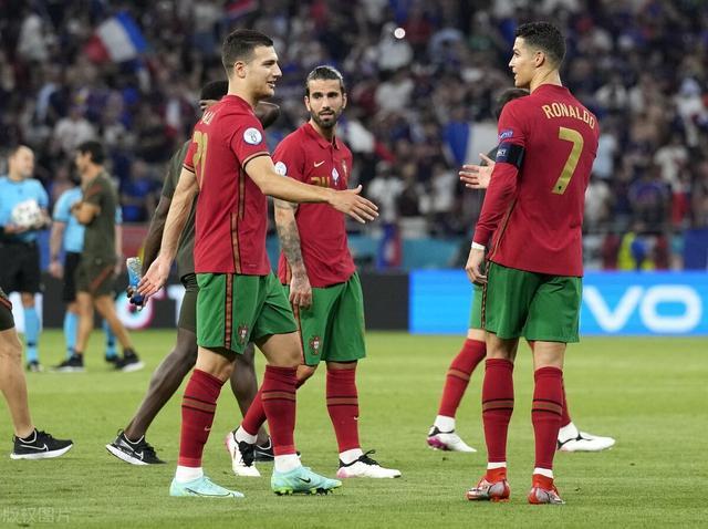 葡萄牙vs比利时整容的相关图片